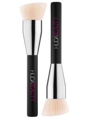 HUDA-BEAUTY-FACE-BUFF–BLEND-BRUSH